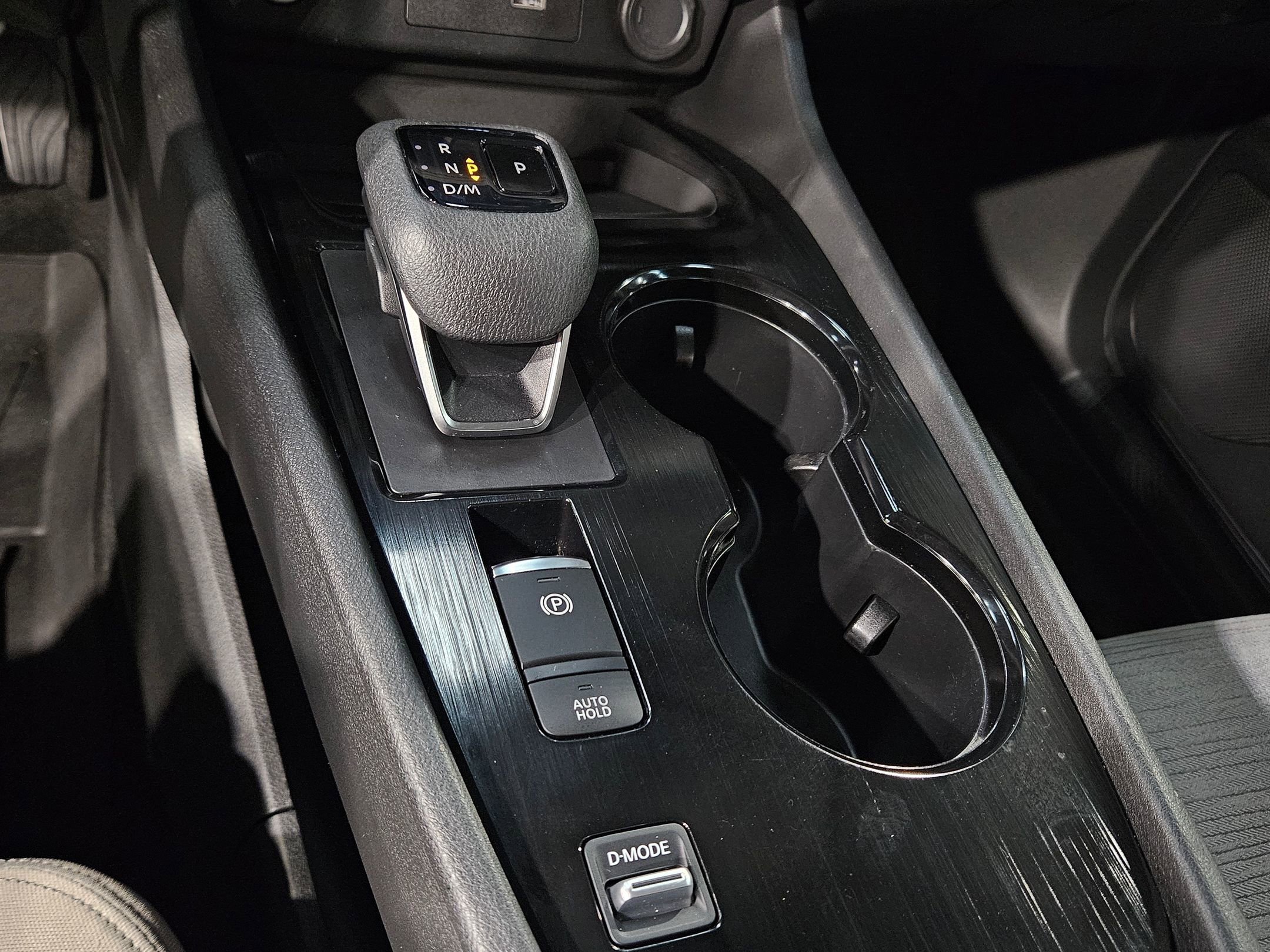 Used 2023 Nissan Rogue SV image 32