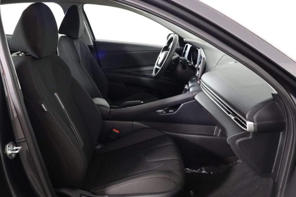 Used 2022 Hyundai Elantra SEL FWD image 18