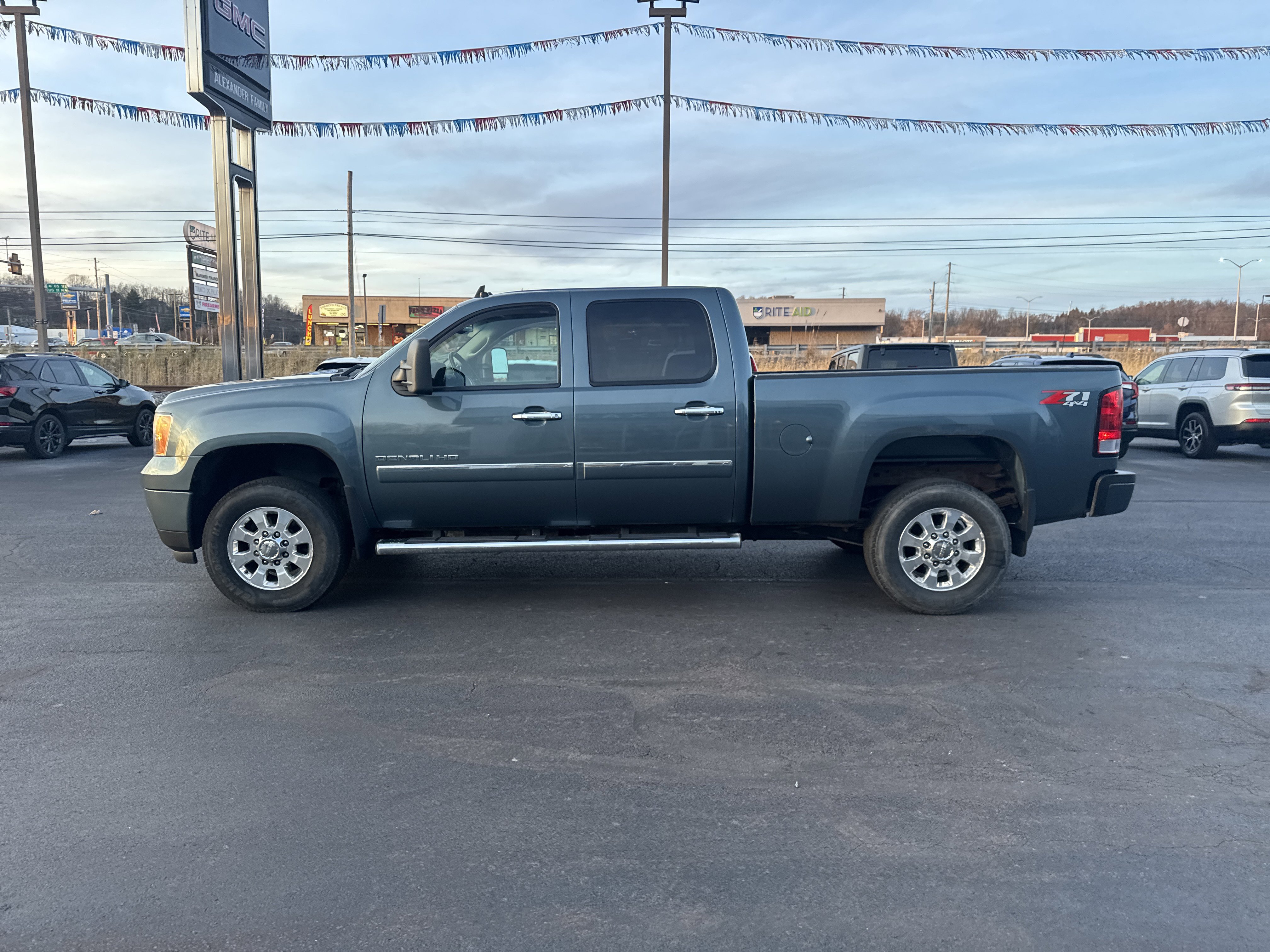 Used 2012 GMC Sierra 3500 Denali image 7