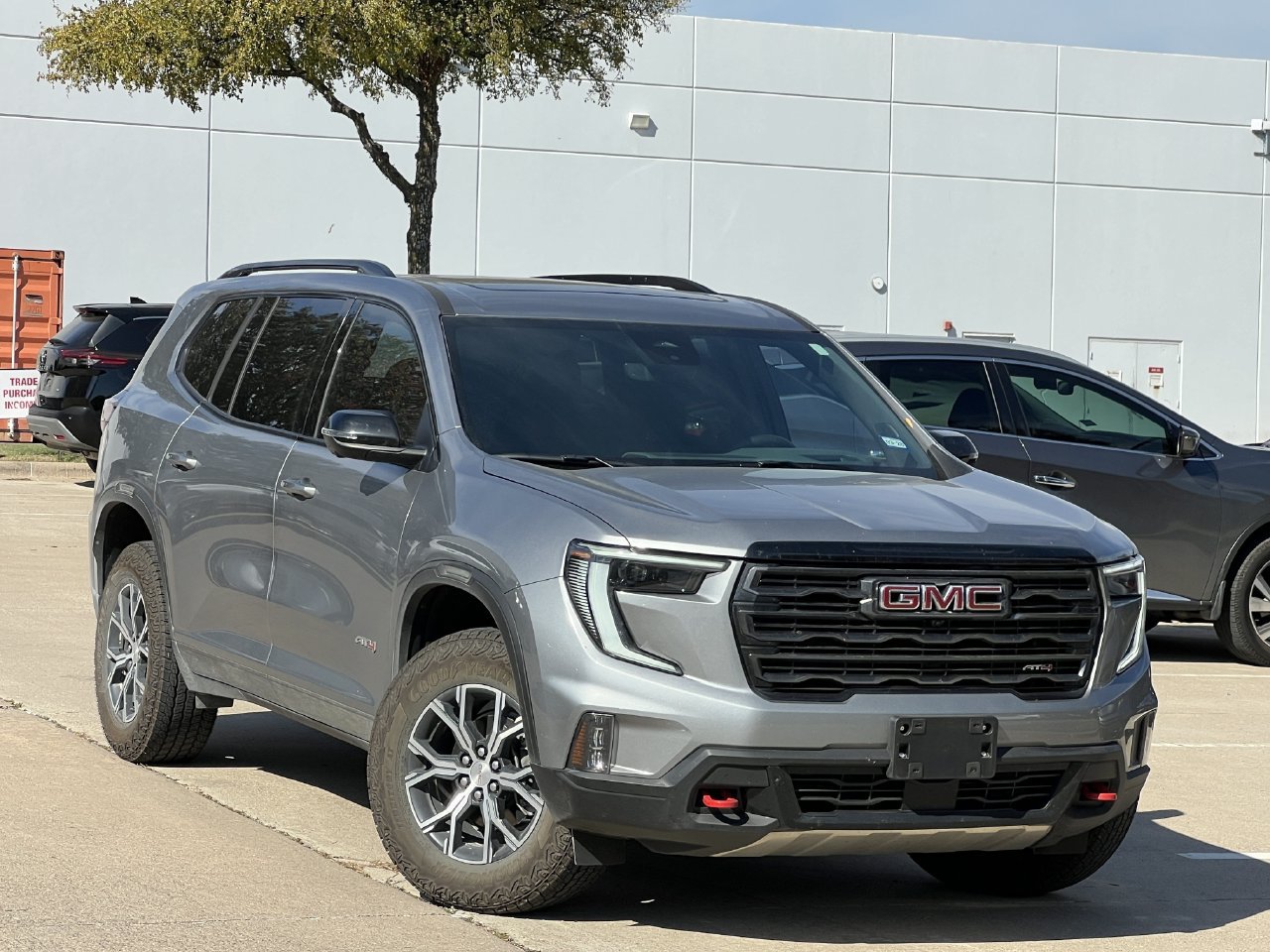 Used 2026 GMC Acadia AT4 w/ Luxury Package AWD/4WD image 2