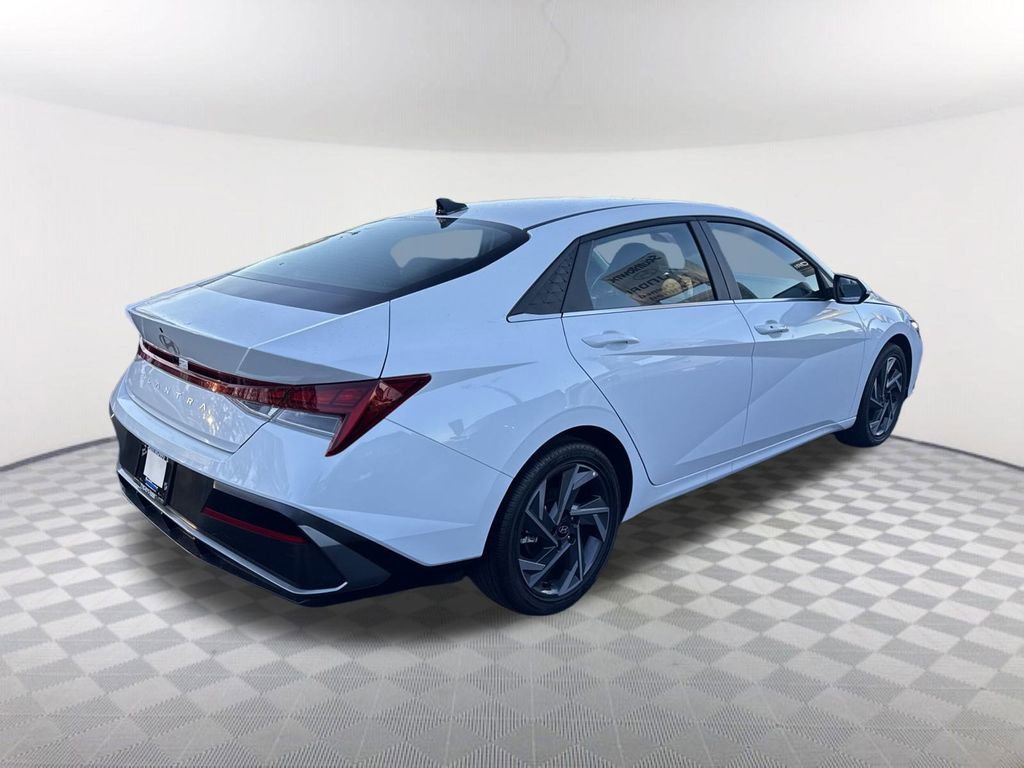 New 2025 Hyundai Elantra SEL w/ Cargo Package FWD image 5
