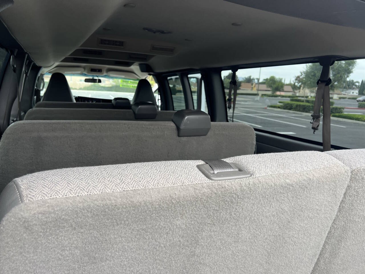 Used 2018 Chevrolet Express 3500 LT w/ LT Preferred Equipment Group RWD image 26