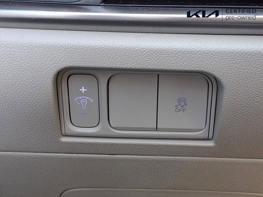 Certified 2025 Kia Sorento S image 12