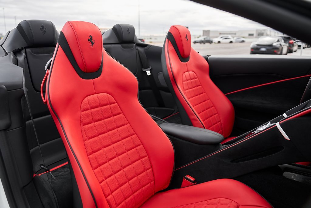 Used 2024 Ferrari Roma Spider image 41