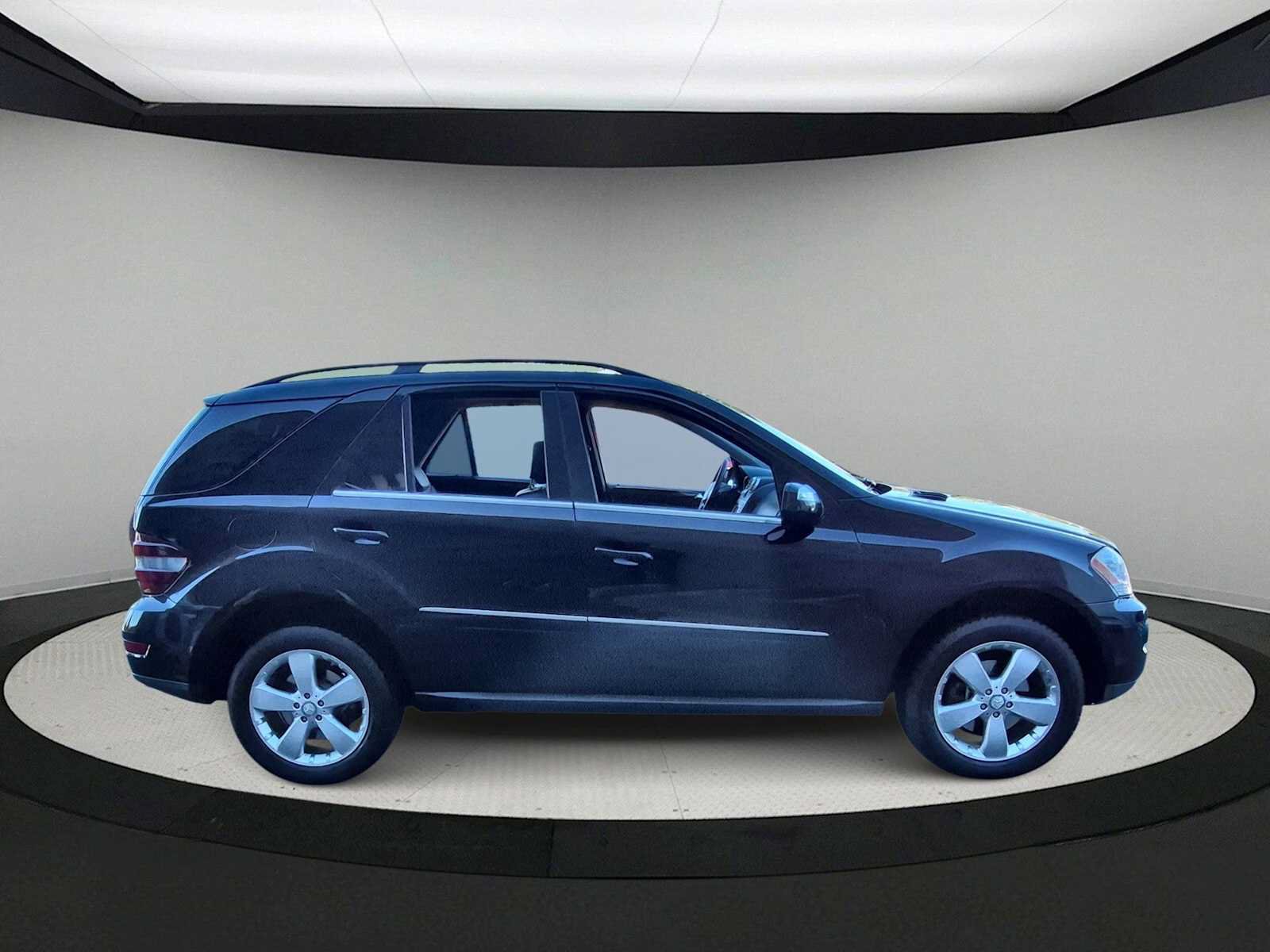 Used 2010 Mercedes-Benz ML 350 4MATIC image 9