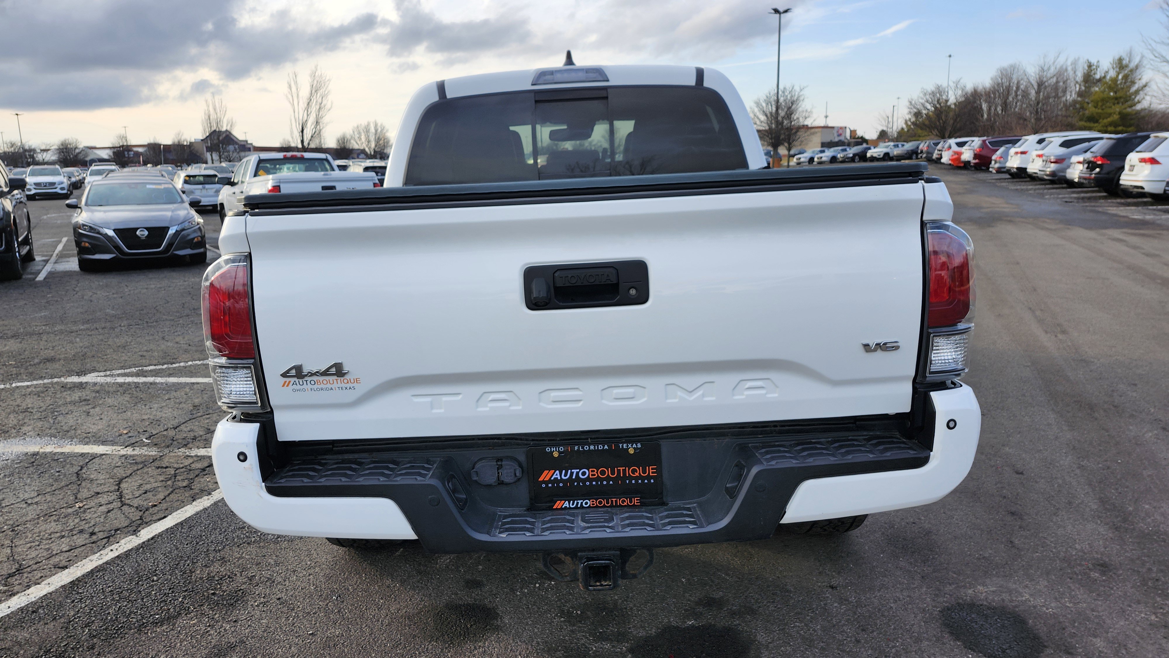 Used 2020 Toyota Tacoma Limited image 19