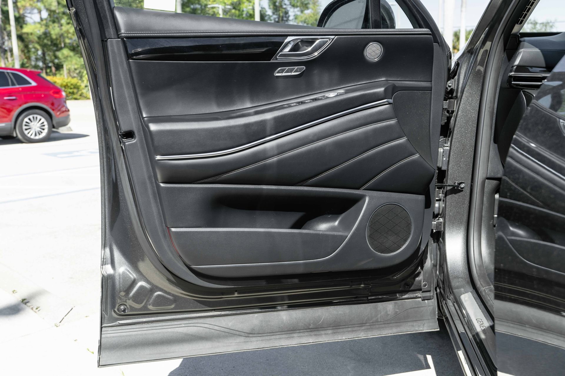 Used 2025 Genesis GV80 2.5T Standard image 31