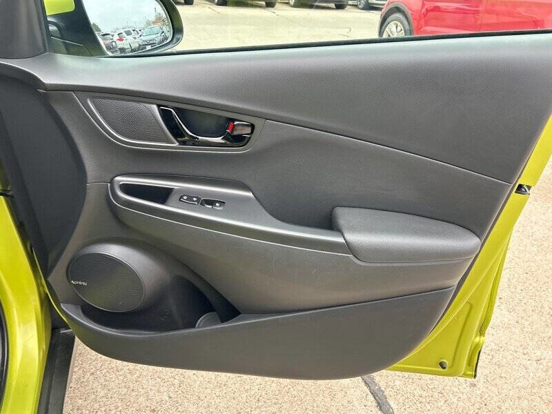 Used 2019 Hyundai Kona Limited image 20