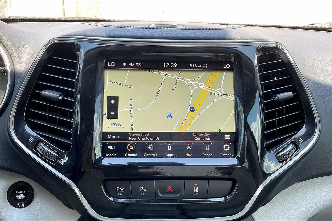 Certified 2022 Jeep Cherokee Limited w/ Elite Package AWD/4WD image 13
