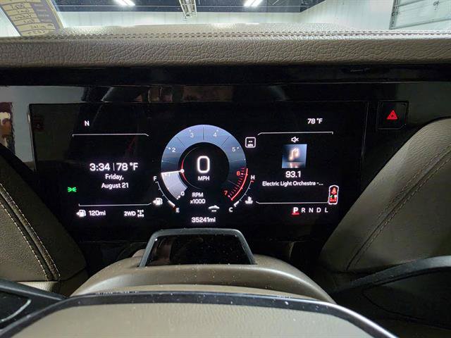 Certified 2025 GMC Yukon XL Denali w/ Advanced Technology Package AWD/4WD image 18