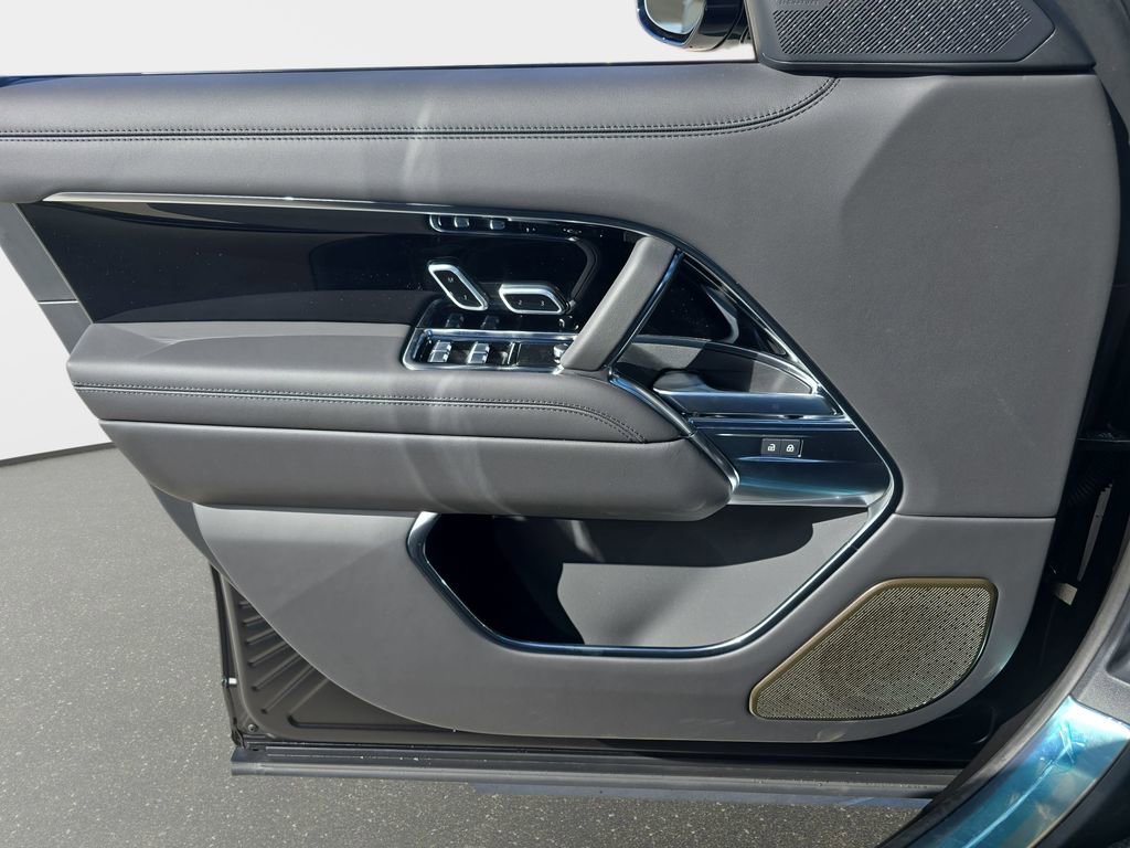 New 2026 Land Rover Range Rover Long Wheelbase Autobiography AWD/4WD image 28