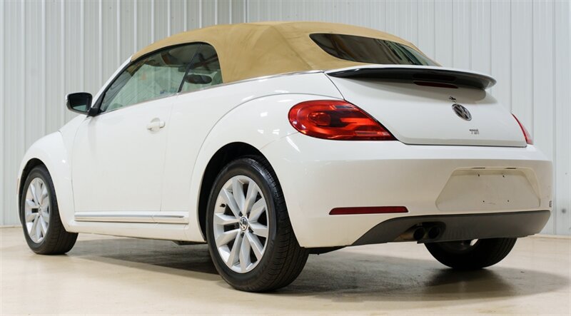 Used 2013 Volkswagen Beetle TDI FWD image 5