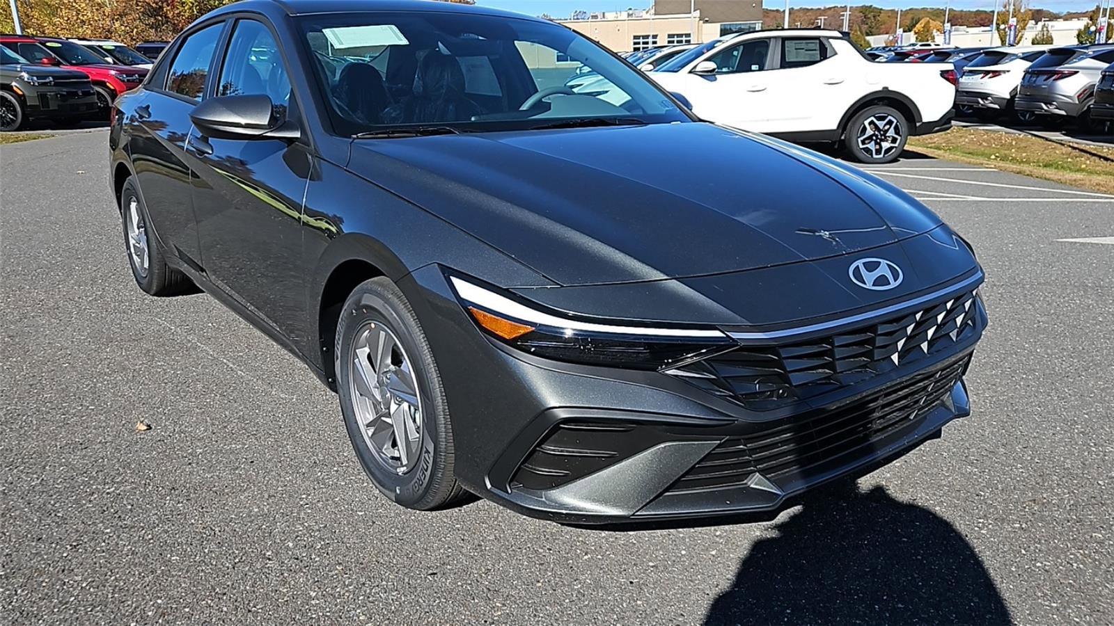 New 2025 Hyundai Elantra SE
