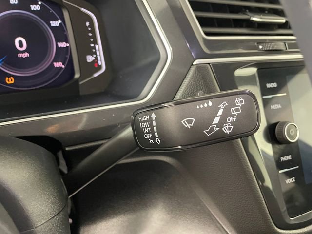 Used 2024 Volkswagen Tiguan SEL R-Line image 12