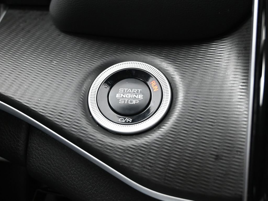 Used 2025 Jeep Grand Cherokee L Altitude image 24