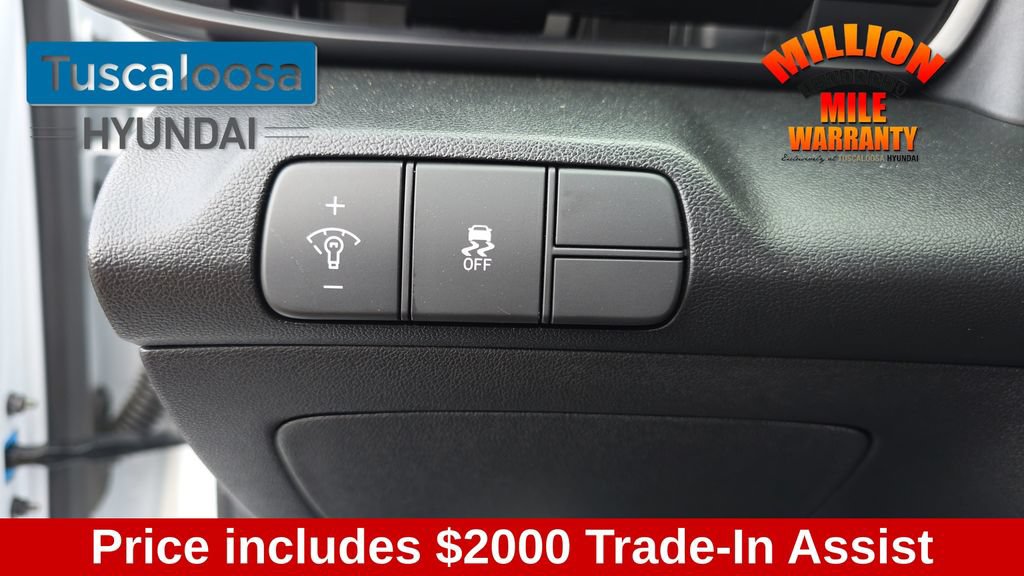 Used 2025 Hyundai Elantra Sport FWD image 14