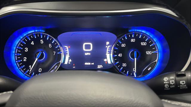 Used 2025 Chrysler Pacifica Limited image 18