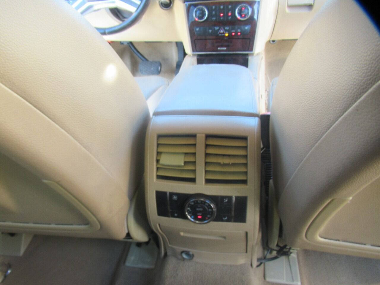 Used 2011 Mercedes-Benz GL 450 4MATIC image 29