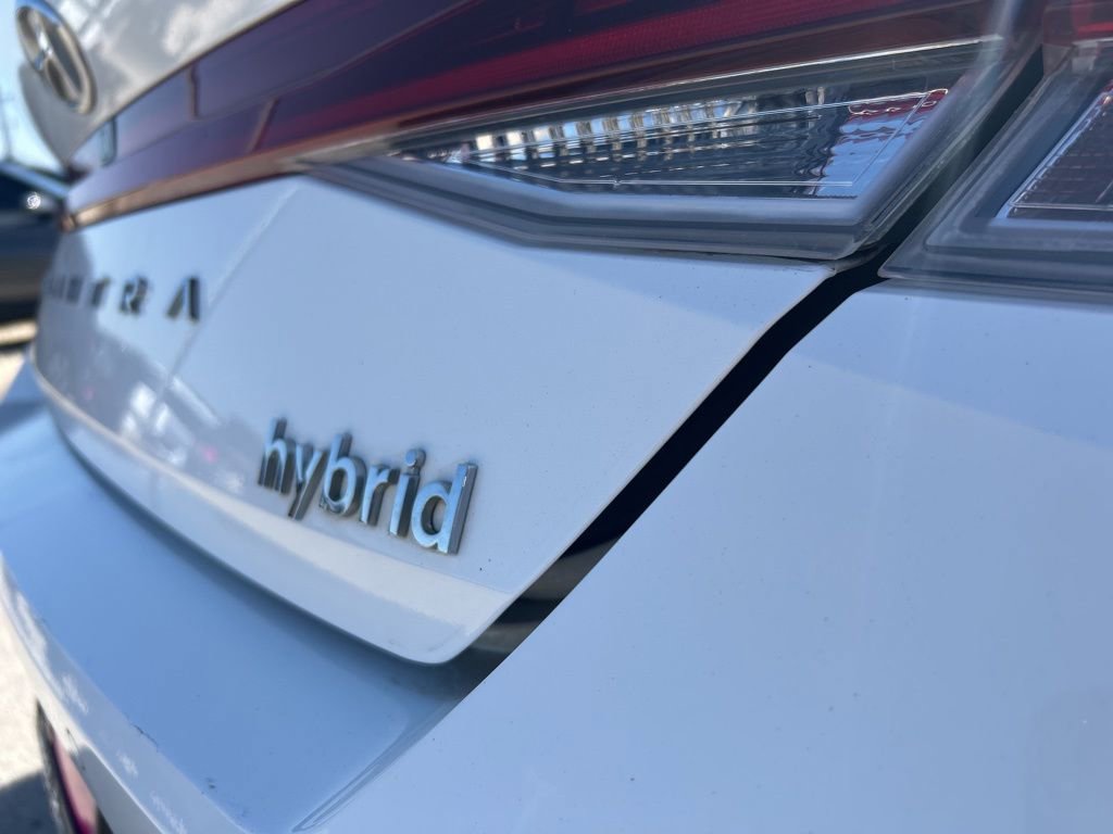 Used 2023 Hyundai Elantra Limited image 16