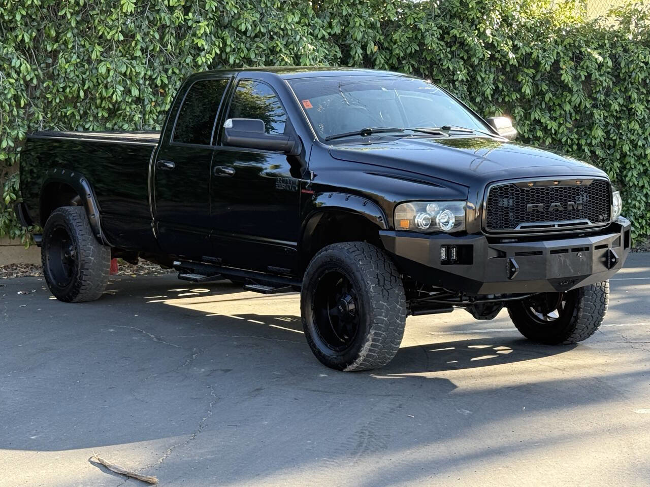 Used 2005 Dodge Ram 2500 Truck SLT AWD/4WD image 2