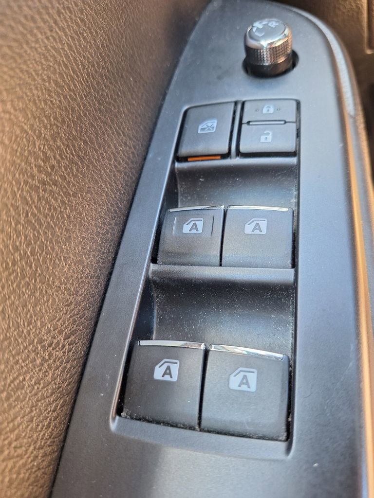 Used 2019 Toyota Highlander Limited AWD/4WD image 18