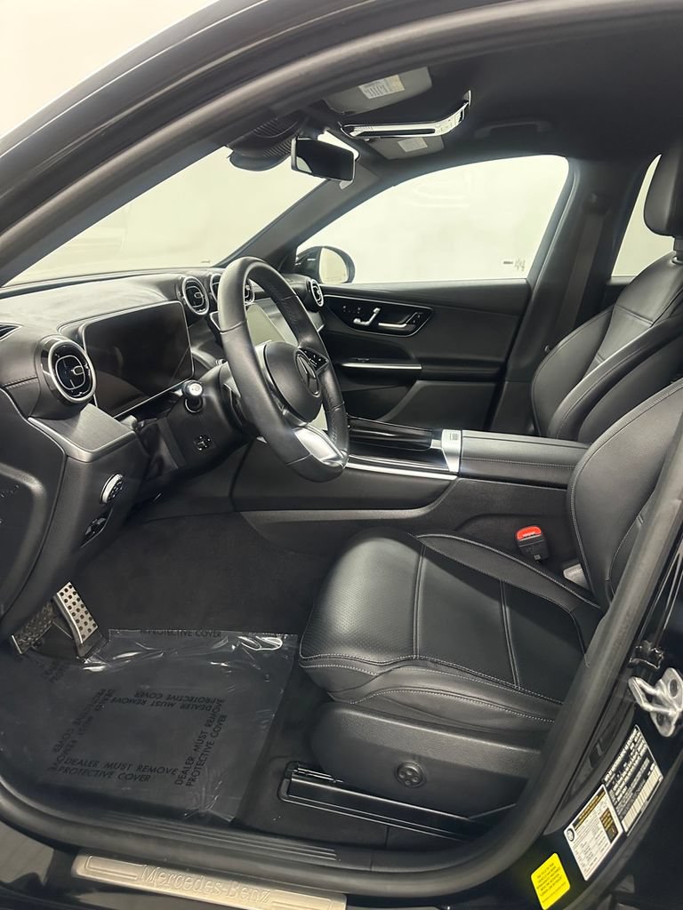 Used 2025 Mercedes-Benz GLC 350e 4MATIC image 11