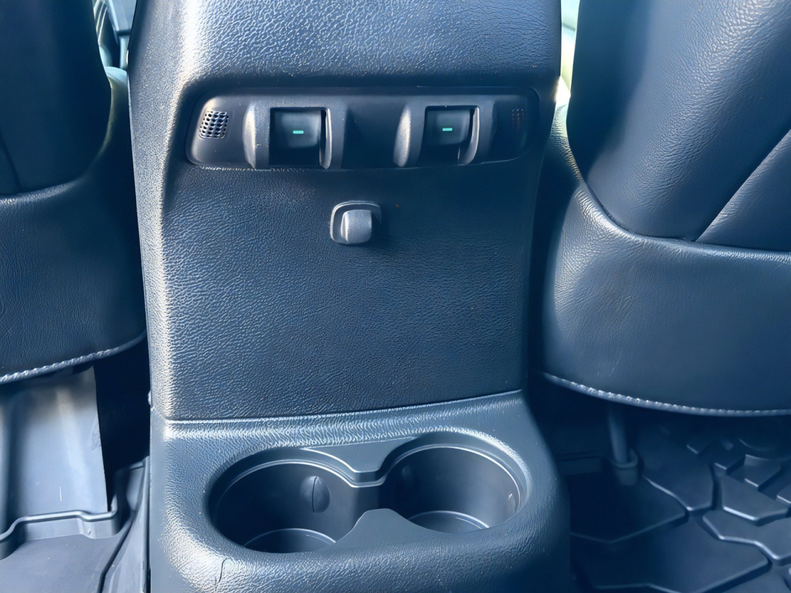 Used 2016 Jeep Wrangler Unlimited Rubicon image 13