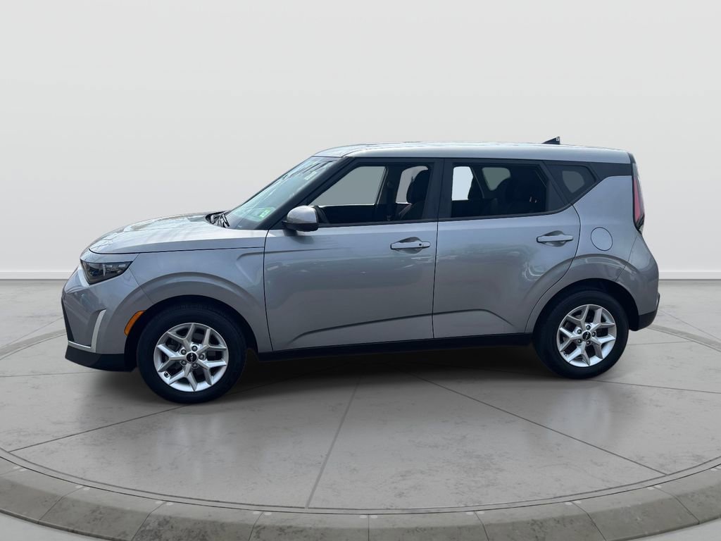 Used 2023 Kia Soul S FWD image 4