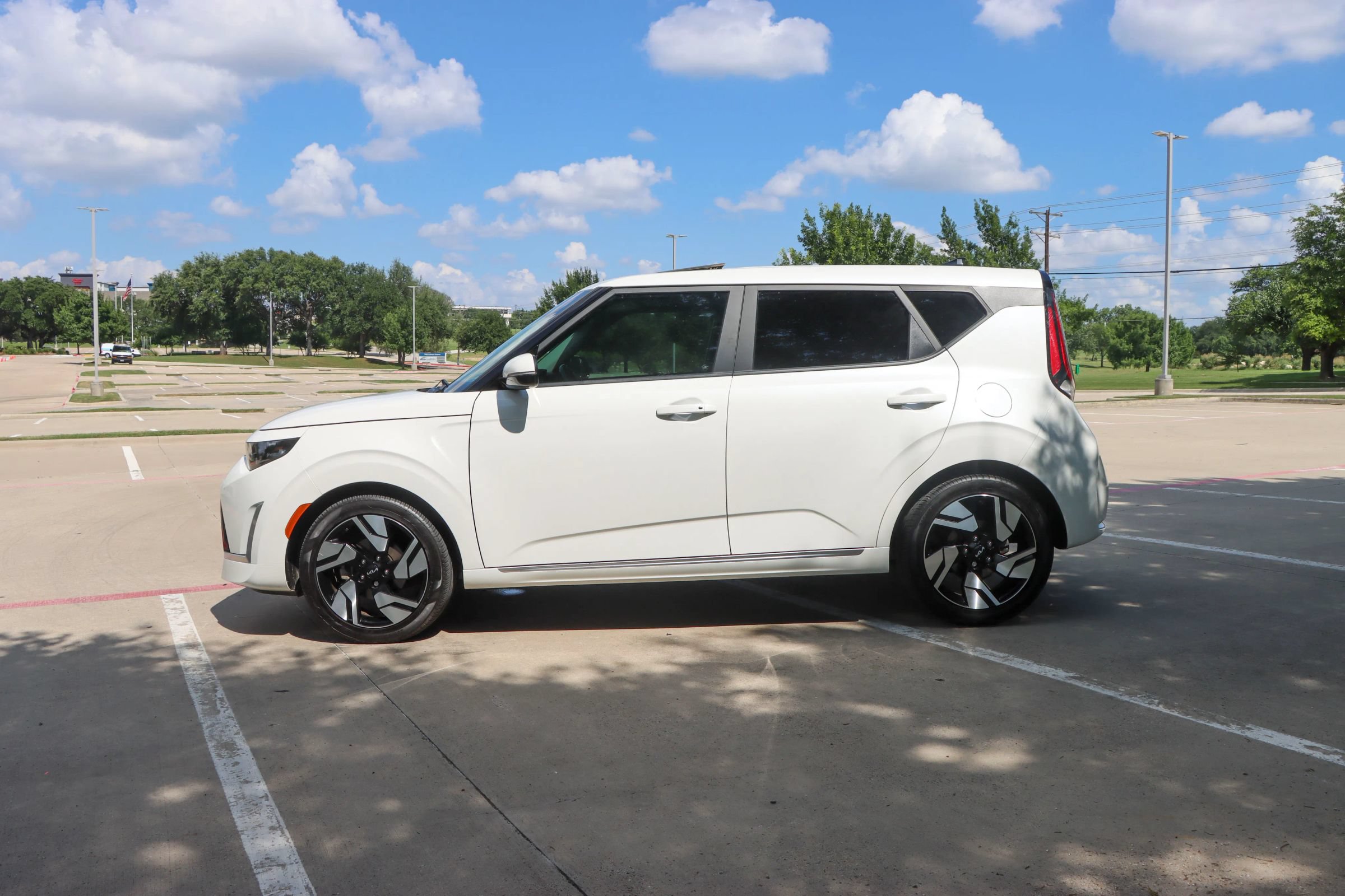 Used 2023 Kia Soul GT-Line FWD image 4