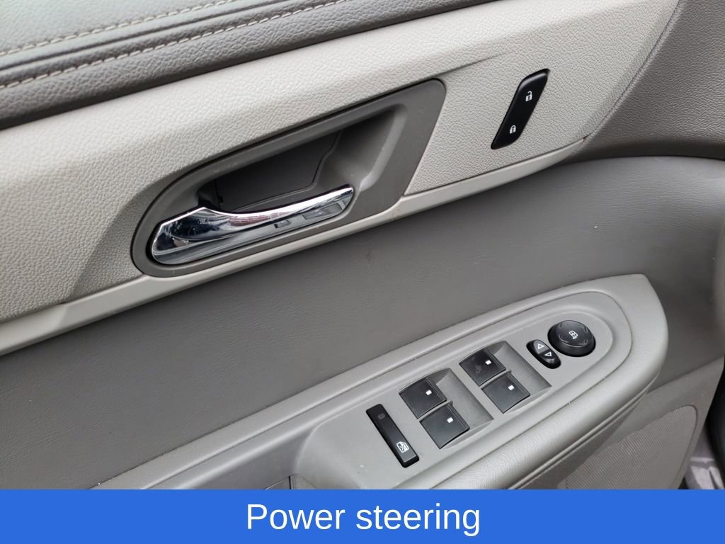 Used 2013 Chevrolet Traverse LS image 18