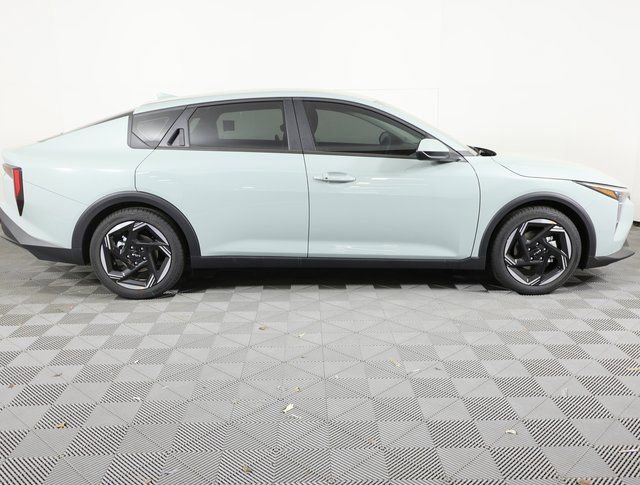 New 2026 Kia K4 EX image 4