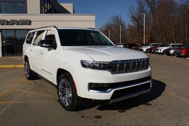 Used 2023 Jeep Grand Wagoneer L Series II w/ Premium Group II image 6