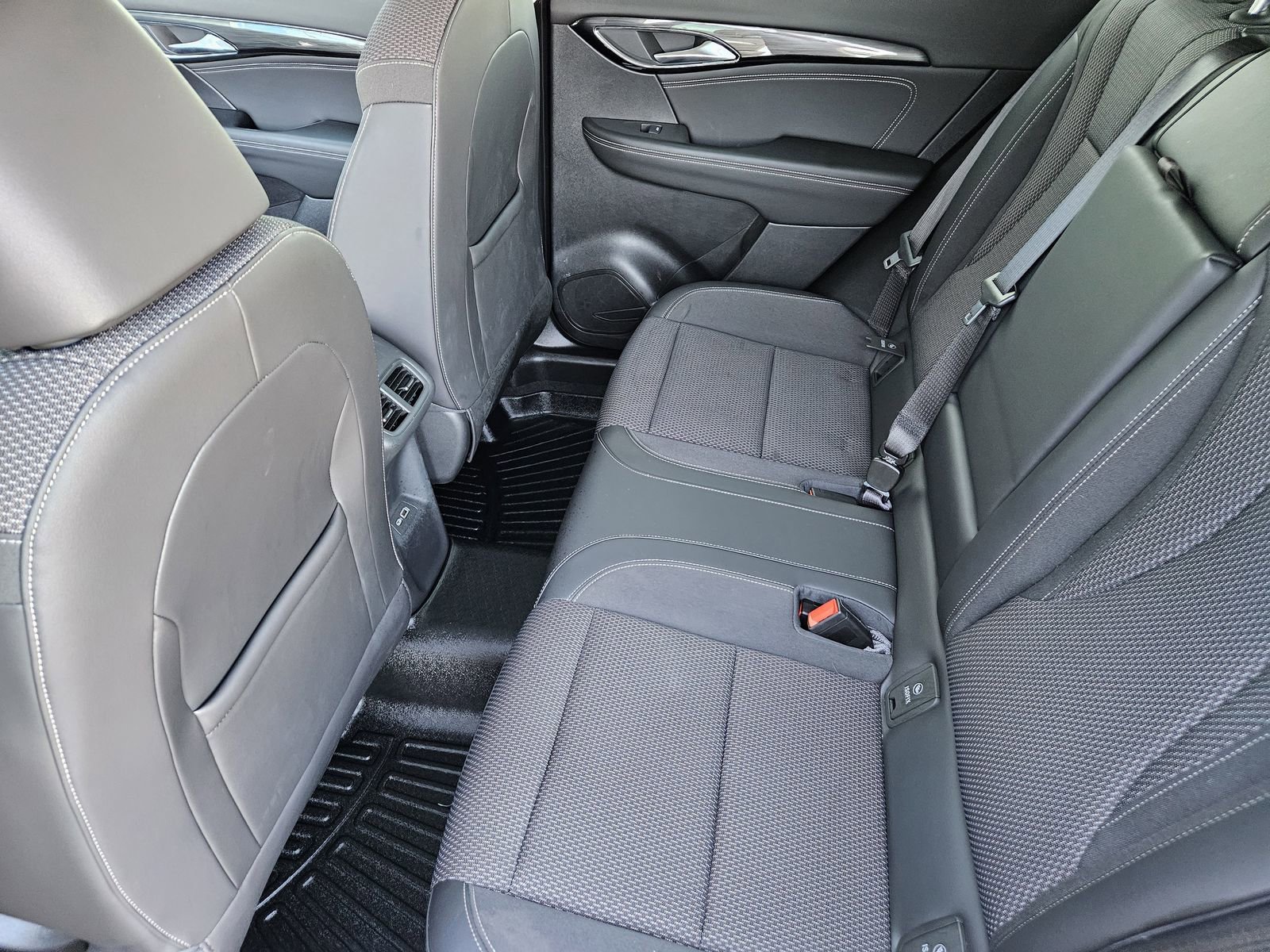 Used 2023 Buick Envision Preferred image 33