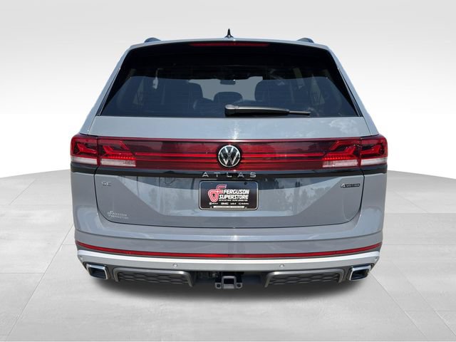 Used 2024 Volkswagen Atlas Peak Edition SE AWD/4WD image 6
