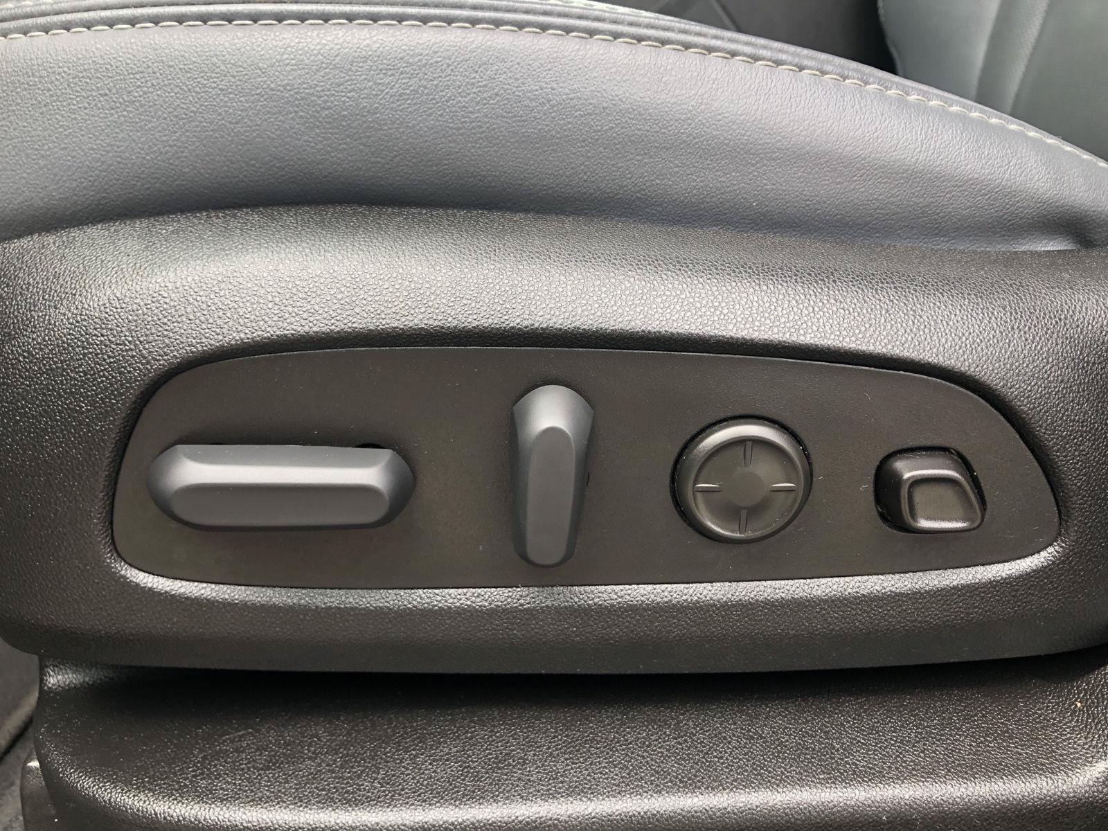 Used 2023 Buick Enclave Premium AWD/4WD image 23