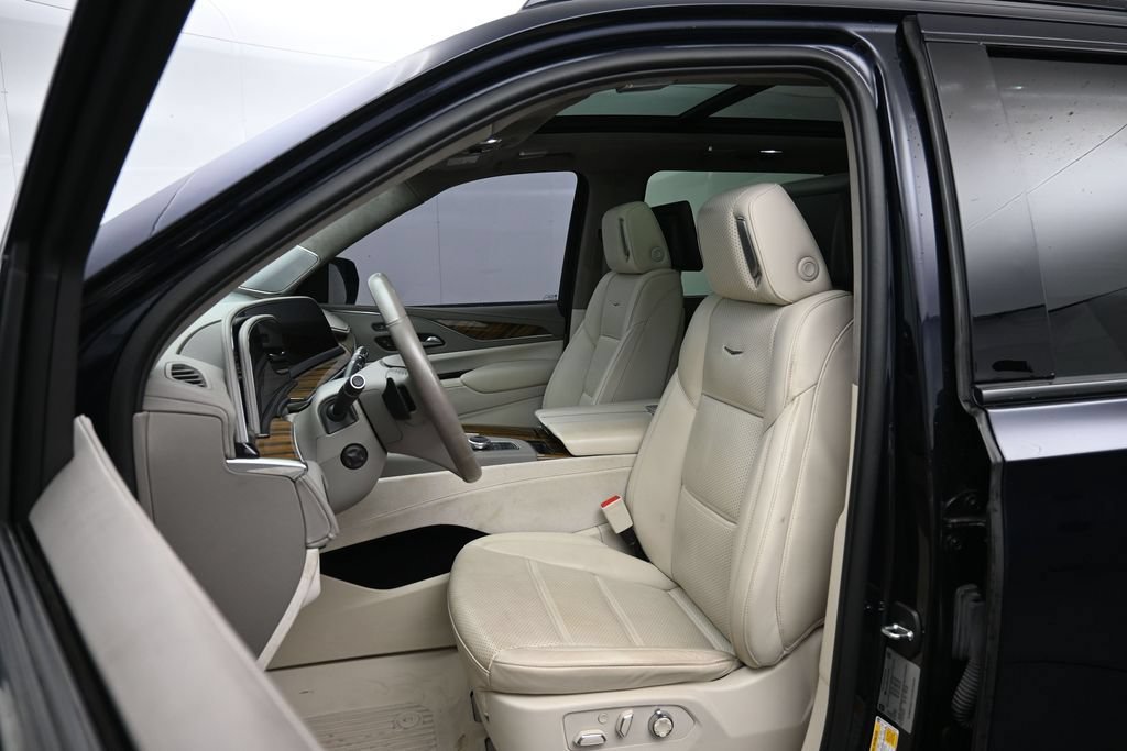 Used 2023 Cadillac Escalade ESV Sport Platinum w/ LPO, ONYX Package AWD/4WD image 22