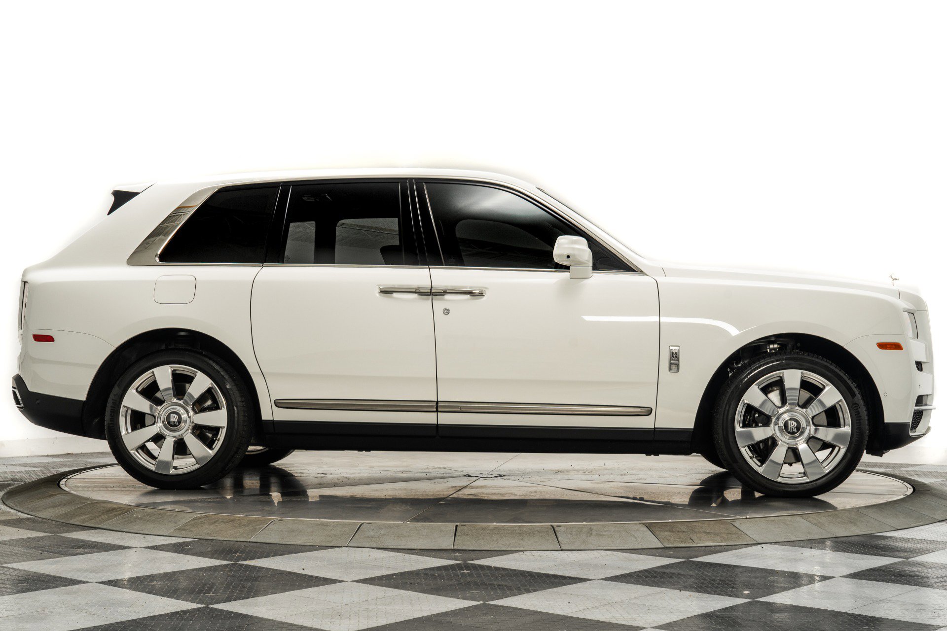 Used 2020 Rolls-Royce Cullinan image 51