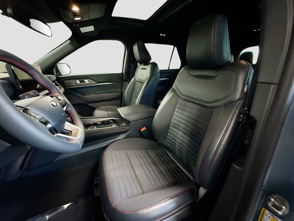 Used 2025 Ford Explorer ST-Line w/ Premium Package image 20
