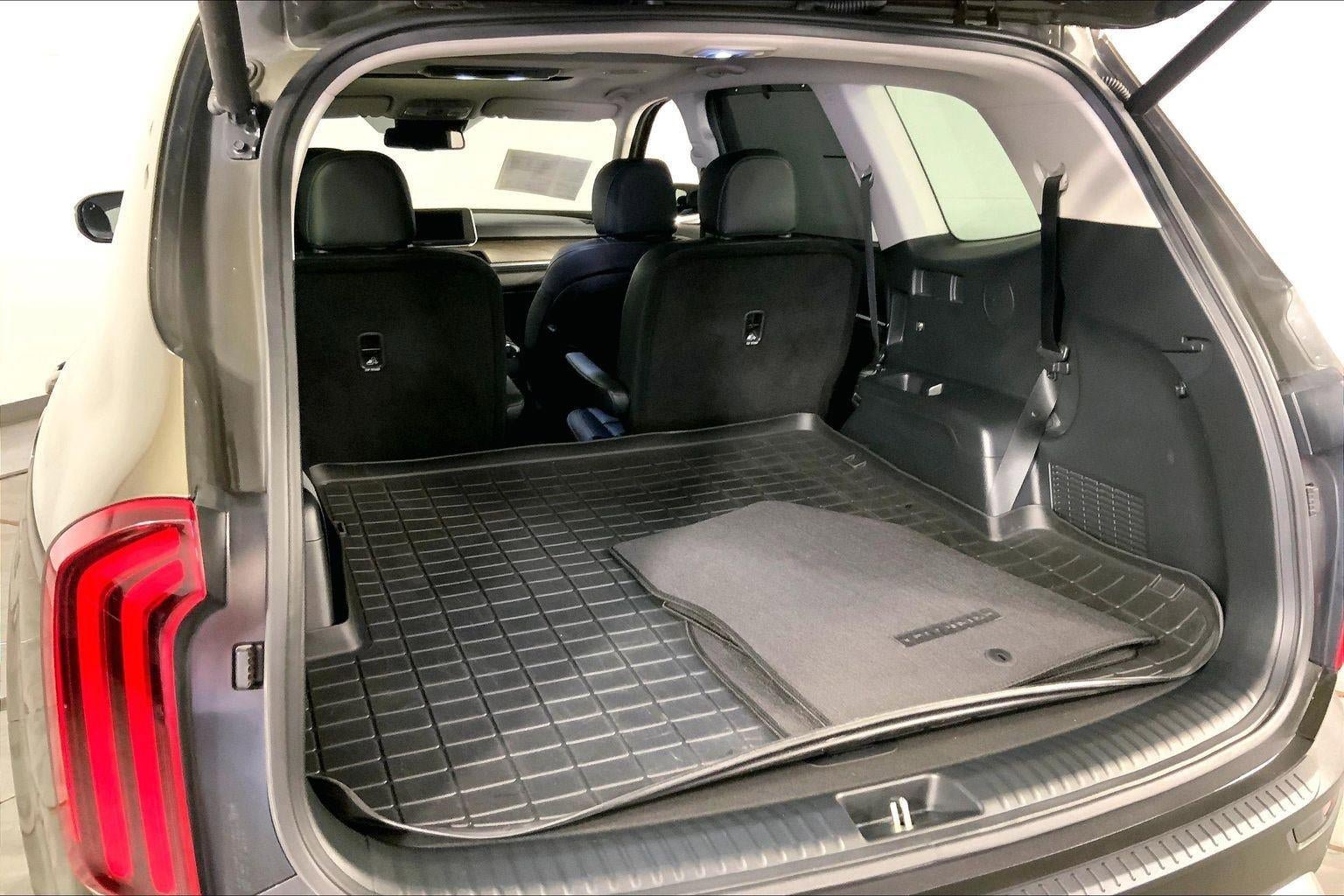 Used 2021 Kia Telluride EX w/ EX Premium Package FWD image 4