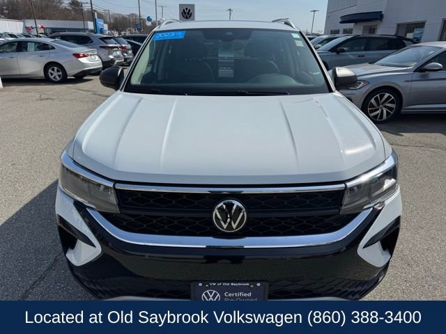 Certified 2023 Volkswagen Taos SE w/ Panoramic Sunroof Package image 2