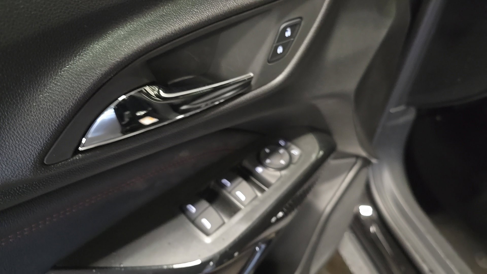 New 2026 Chevrolet Trax RS w/ Driver Confidence Package FWD image 18