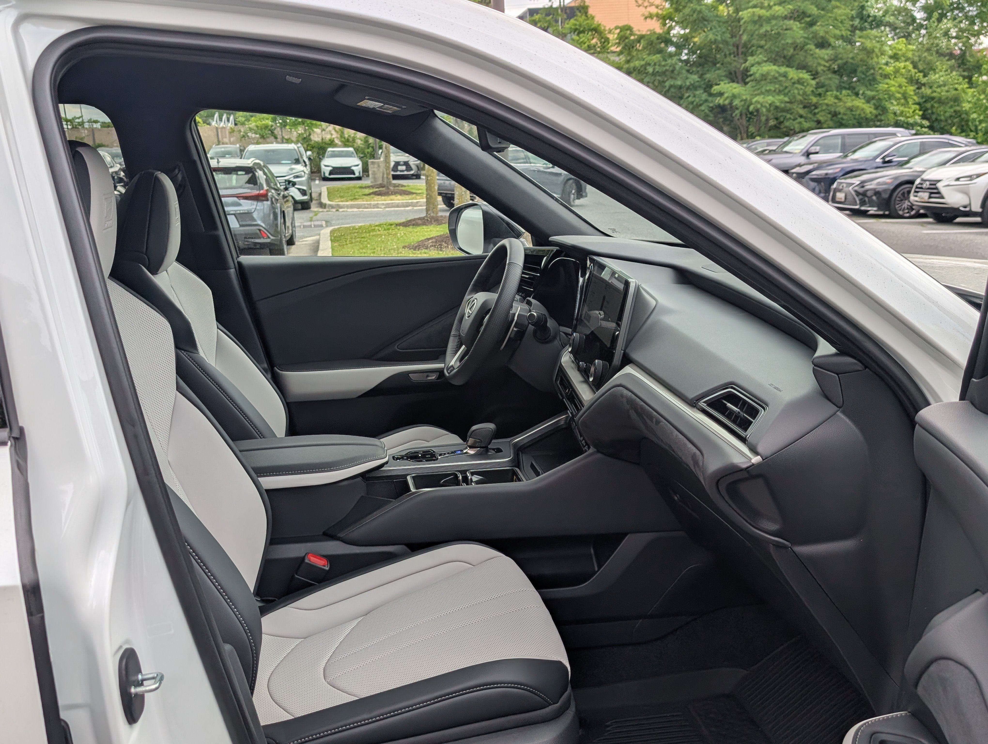 New 2026 Lexus TX 500h AWD w/ Technology Package image 8