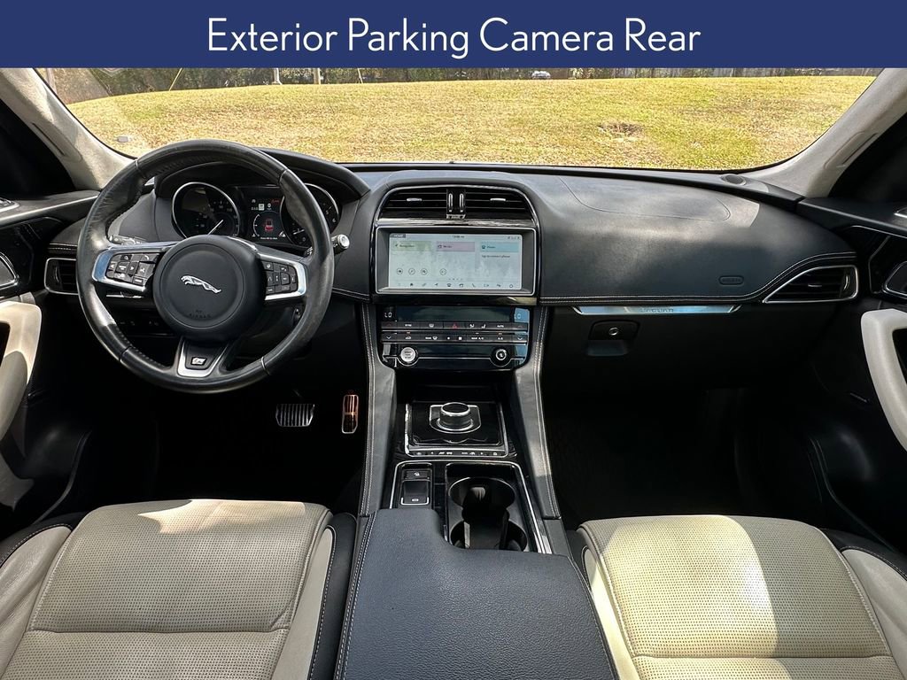 Used 2020 Jaguar F-PACE R-Sport image 11