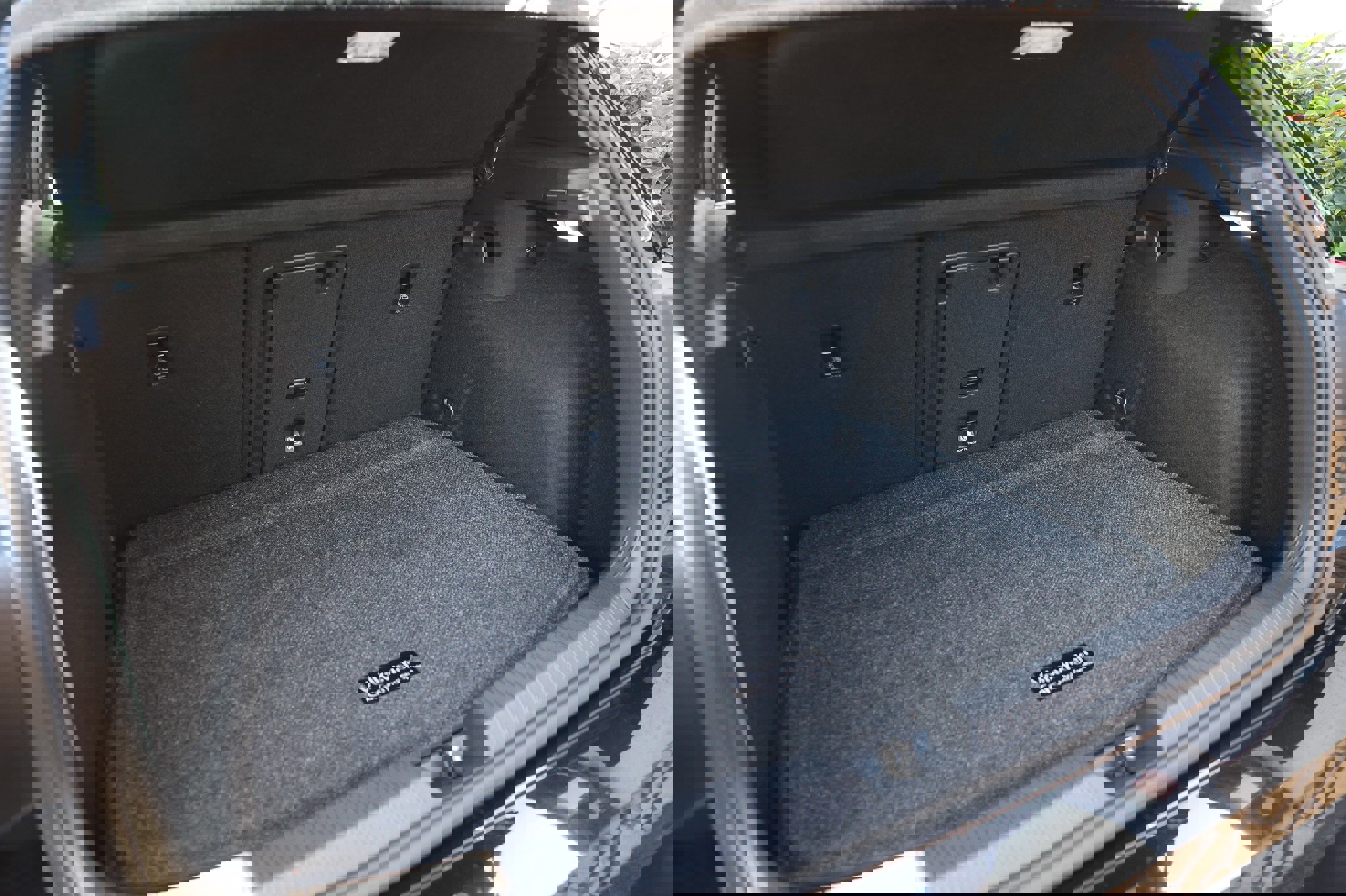 Used 2023 Volkswagen Golf R image 28