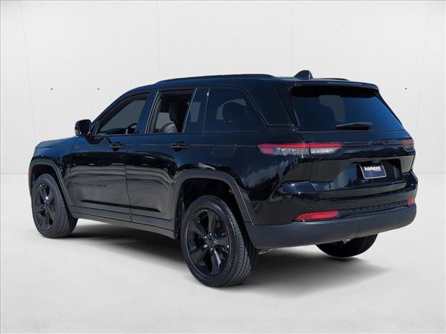 New 2025 Jeep Grand Cherokee Altitude image 9