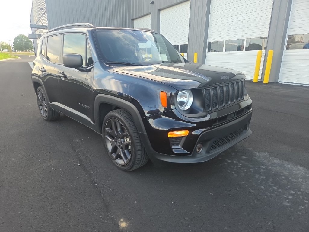 Used 2021 Jeep Renegade Latitude FWD image 26