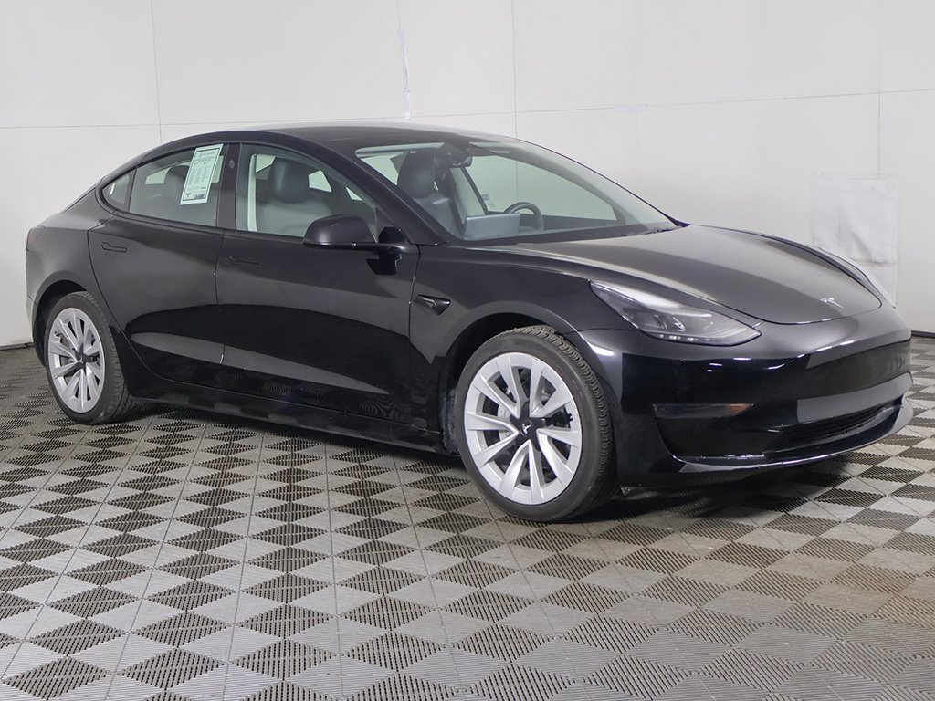 Used 2023 Tesla Model 3 Standard Range image 46