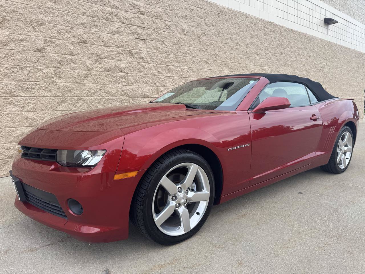 Used 2015 Chevrolet Camaro LT RWD image 8