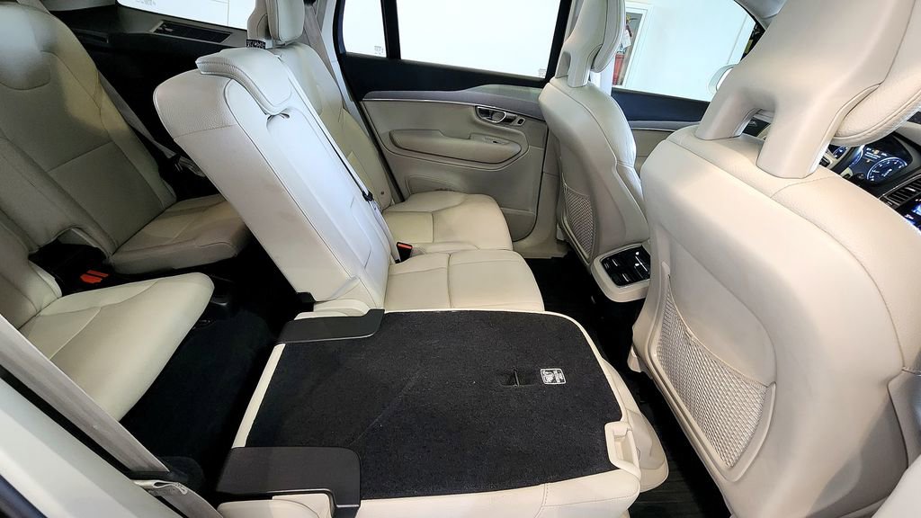 Used 2021 Volvo XC90 T5 Momentum w/ Climate Package AWD/4WD image 60
