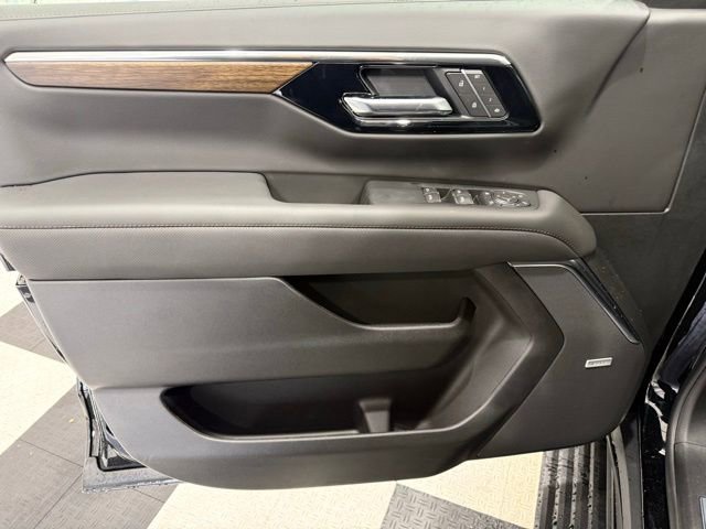New 2026 Chevrolet Suburban High Country AWD/4WD image 17